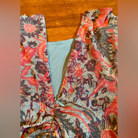 ✨HOUSE OF HARLOW 1960 Floral Ruched Cocktail Bodycon Dress✨ NWT - Picture 3 of 9